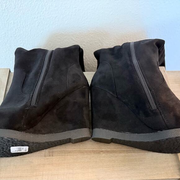 Lane Bryant Sleek Black Over the Knee Boots 
Size 7 Wide - Picture 5 of 7